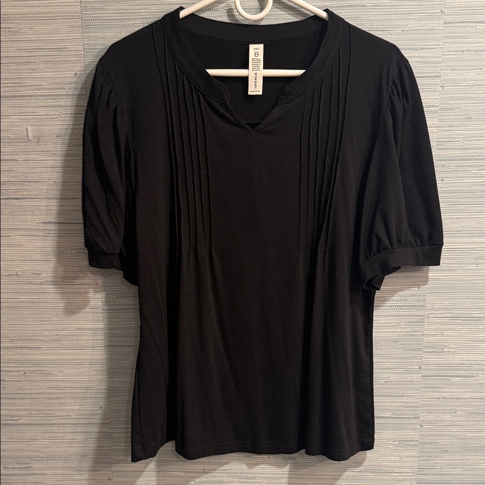 Avenue Elegant Black Pleated Blouse